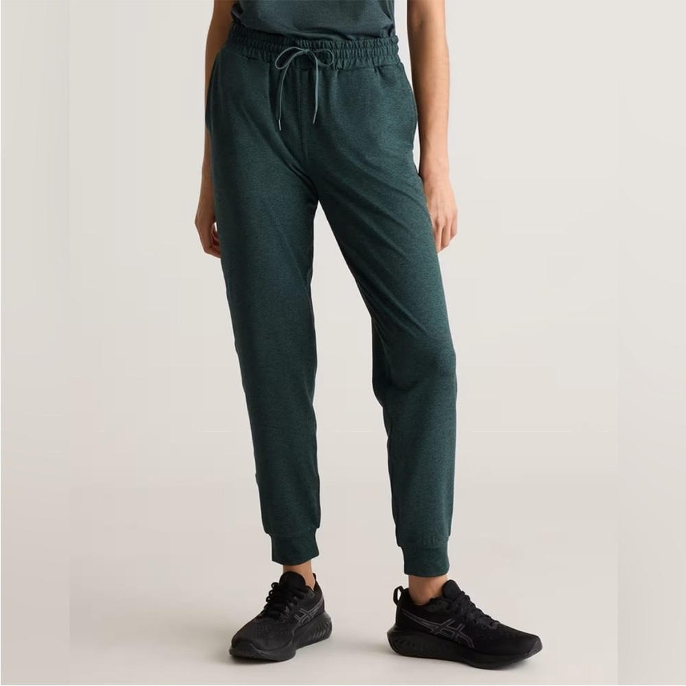 Quince flowknit Mid-Rise Joggers in heather green